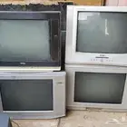 يوجد 8 تلفزيونات للبيع يشتغلون كلهم مخزنين في المستودع