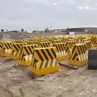 صبيات خرسانية مصدات قواعد اعمدة الأنارة