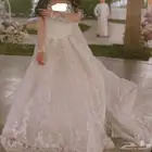 فستان زفاف مع الطرحة