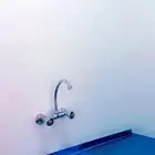 غرفه مكيفه جديده في الجربه ع الشارع العام