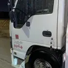 سطحه بالخرج لنقل السيارات