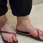 ملابس وجزم للبيع بالكامل