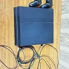 سوني 4 للبيع مع يدين