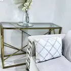 كنب مع سجاد و طاولات