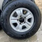 اربع جنوط مع كفرات مقاس 17