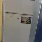 ثلاجه للبيع شبه جديده