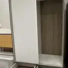 دولاب بابين سحاب نظيف للبيع