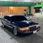 لينكولن تاون كار 92