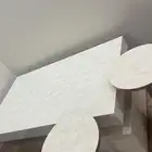 طاولة رخام