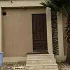 غرفة سائق مع دورة مياة مؤثثه بالكامل