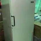 ثلاجة Kelvinator نظيفة