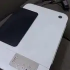 طابعه اتش بي نظيفه يوجد فيها مسح ضوئي ومعها المعرف حقها