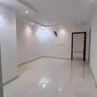 شقه خمس غرف حي الرياض(واتس آب)