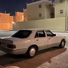 مرسيدس1990 المكينة فيها شنبر تنقص زيت البيع معى اللوحة