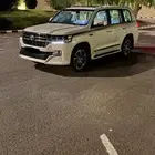 جيب لاند كروزر في اكس ار