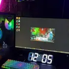 ستب لل بيع بي سي و شاشه و ماوس و كيبورد و سماعه مع الطاوله