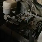 فني كهرباء وميكيكي سيارات