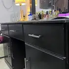 تسريحة مع كرسي صغير