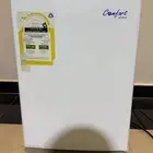 ثلاجة صغيرة