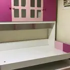 سرير وردي للبيع