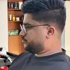 حلاق مصري خبرة اكتر من 8سنين الحمدلله بروفيشنال مميز ف شغلي
