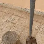 قطاعة خشب قديمة ومسحاة