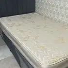 سرير مع مرتبه