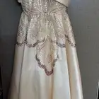 فستان للبيع