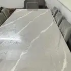 طاولة طعام