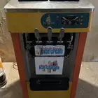 مكينة اسكريم مستخدمة بحالة ممتاز