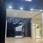 صالون حلاقه ومركز مساج عباره عن اربع كراسي  كرسي مساج