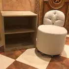 كرسي تسريحه   كومدينة شبه جديد.