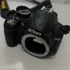 كاميرا نيكون D3100 وملحقاتها