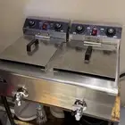 قلاية زيت 16 لتر شبه جديدة