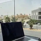 لابتوب ماك بوك برو 13.3 انش - 2017 مع شاحنه وكرتونه