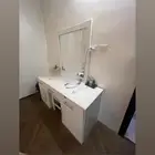 غرفة نوم بدون سرير