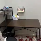 طاولة مكتبه