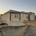 للبيع دور في الروضة على شارعين جنوبي شرقي