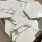 طاولة للبيع
