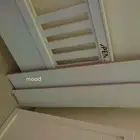 سرير في منه اثنين كلهم نفر ونص نضيف كل اغراضه معه