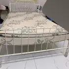 سرير وكومدينه