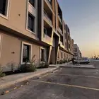 للبيع شقه بحي النرجس