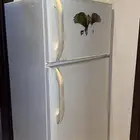 ثلاجه مستعمله للبيع بابها مفكوك يحتاج تركيب