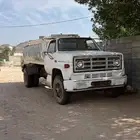 لوري. وايت. خزان نضيف. كل شي. بلد