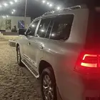 تويوتا لاندكروزر موديل 2016.