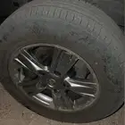 جنوط مع كفرات للبيع 4طقم شاص صالون ربع