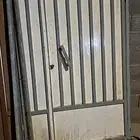 باب حديد قديم