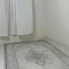 سجادة 2 3 مافيها الا حرق بسيط وتحتاج غسيل