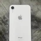 جوال اكس ار (XR) لون ابيض