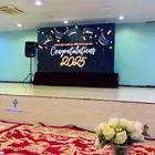 حفلات تخرج. شاشات. سماعات